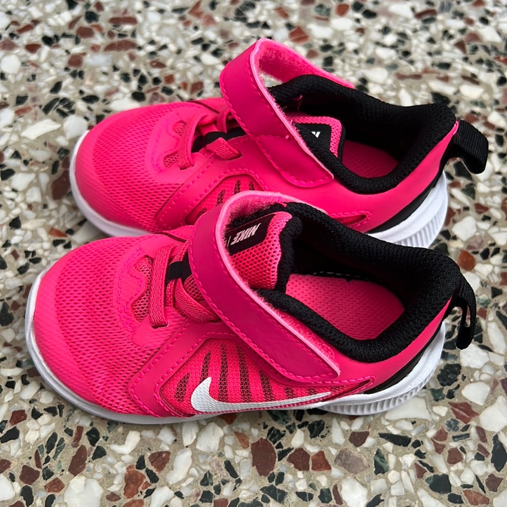 Brand new pink toddler Nike’s